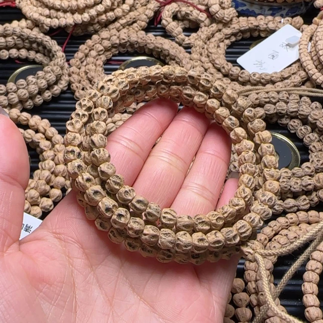 【闪购商品】柏香籽/百香籽吊坠蝶*