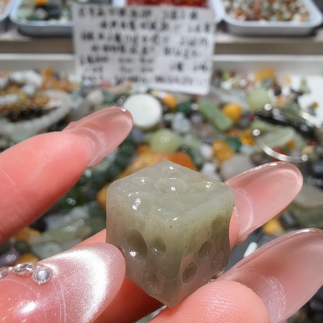 和田玉未镶嵌珠宝奇石