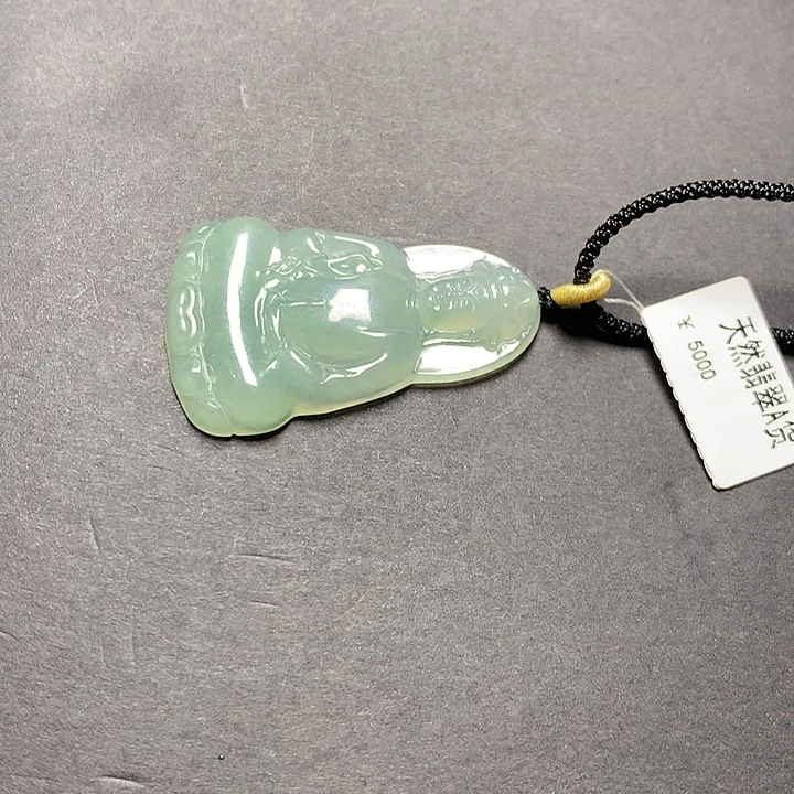 翡翠颈饰未镶嵌观音