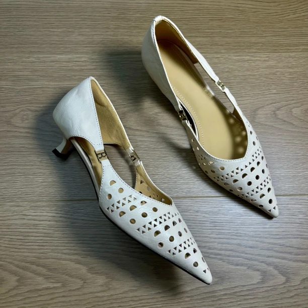 百搭法式尖头镂空单鞋真皮2025尖头细跟法式中跟细浅口高跟鞋秋冬