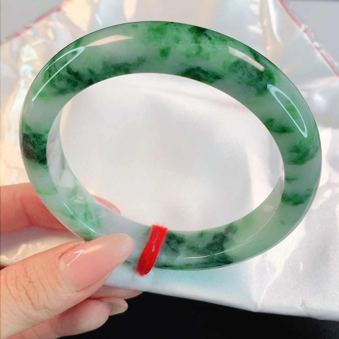 翡翠手镯未镶嵌61圈口