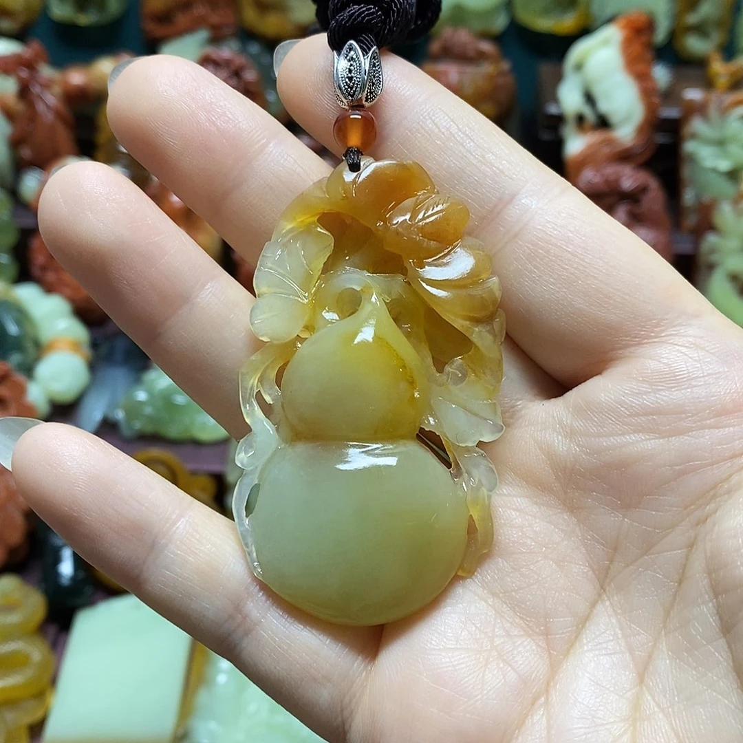 岫玉未镶嵌吊坠(赠链)