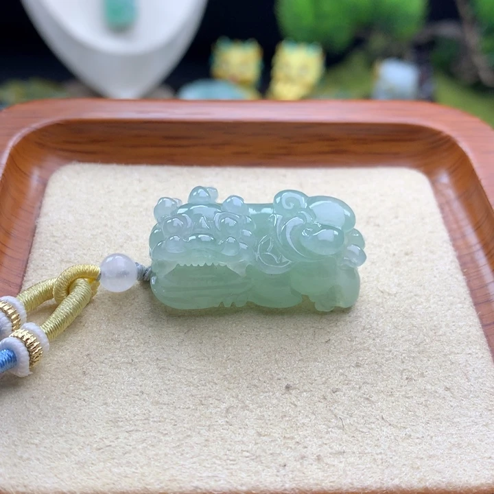 翡翠未镶嵌颈饰貔貅8