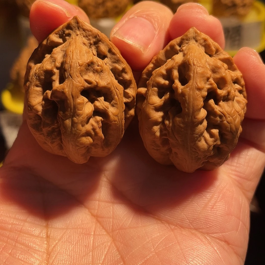 文玩核桃吊坠壁虎纹