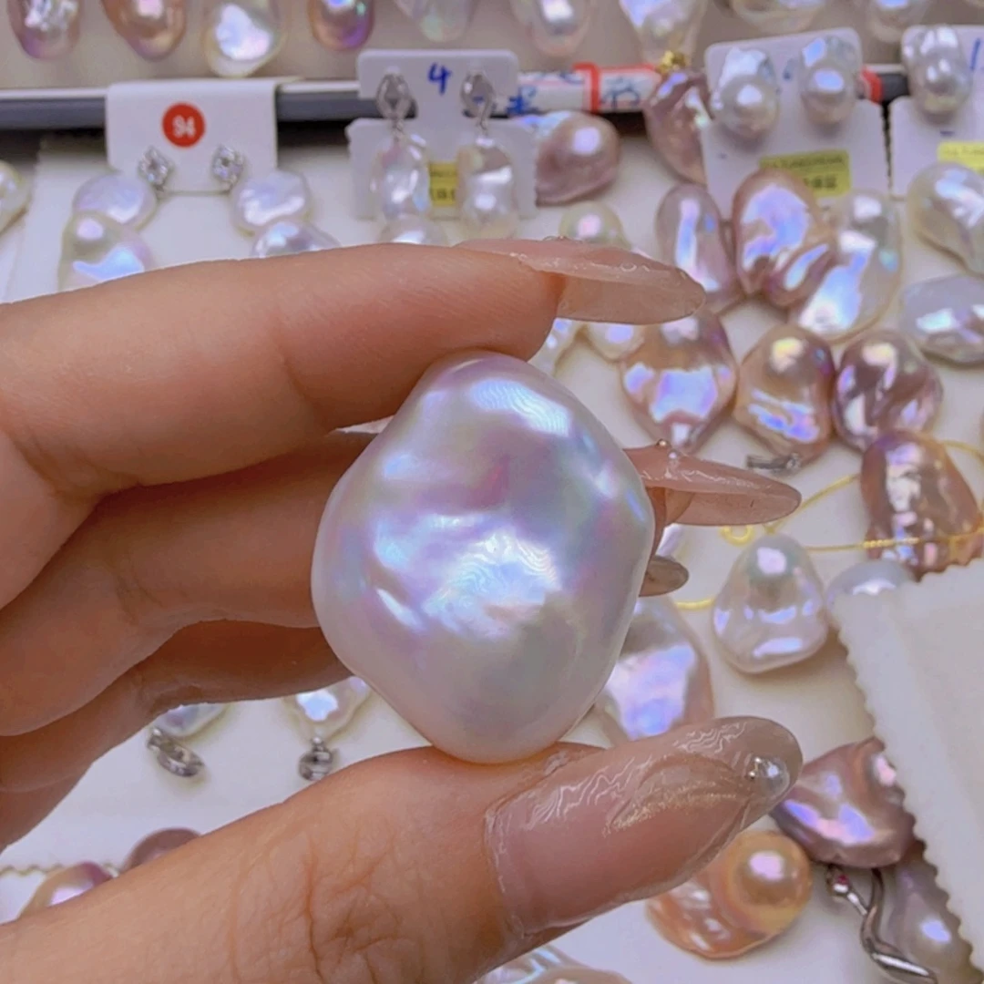 弯****淡水珍珠未镶嵌颈饰