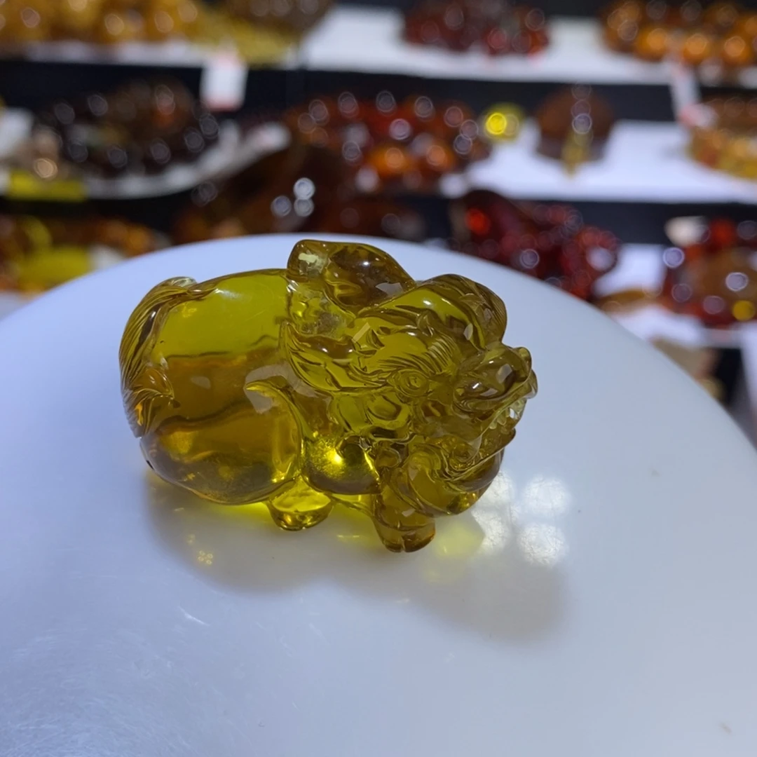 琥珀未镶嵌颈饰天然缅甸琥珀绿茶貔貅