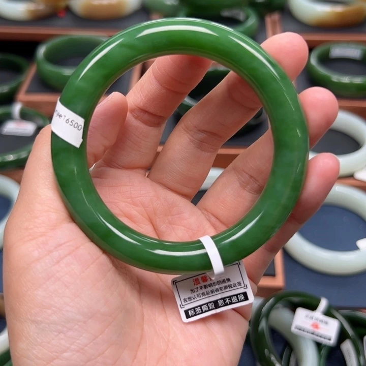 未镶嵌手镯和田玉（碧玉）565758