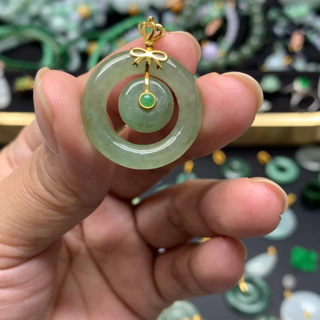 吊坠(不含链)18K金镶嵌翡翠有纹裂
