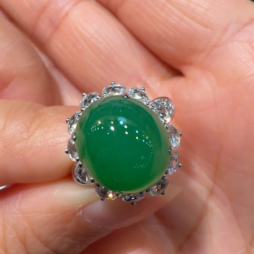 翡翠18K金镶嵌戒指