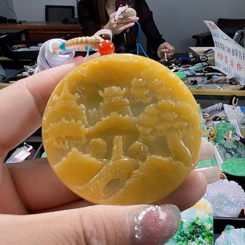 颈饰未镶嵌翡翠一个