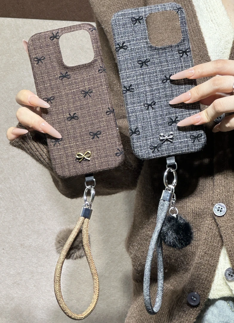 小香风韩系棕灰刺绣蝴蝶结适用苹果17Promax手机壳苹果16pro挂件
