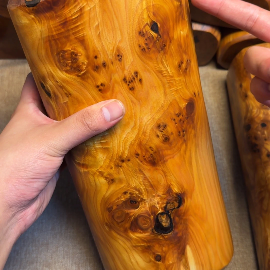 昆***山鹅绒竹炭崖柏黑油颈椎枕。加宽款