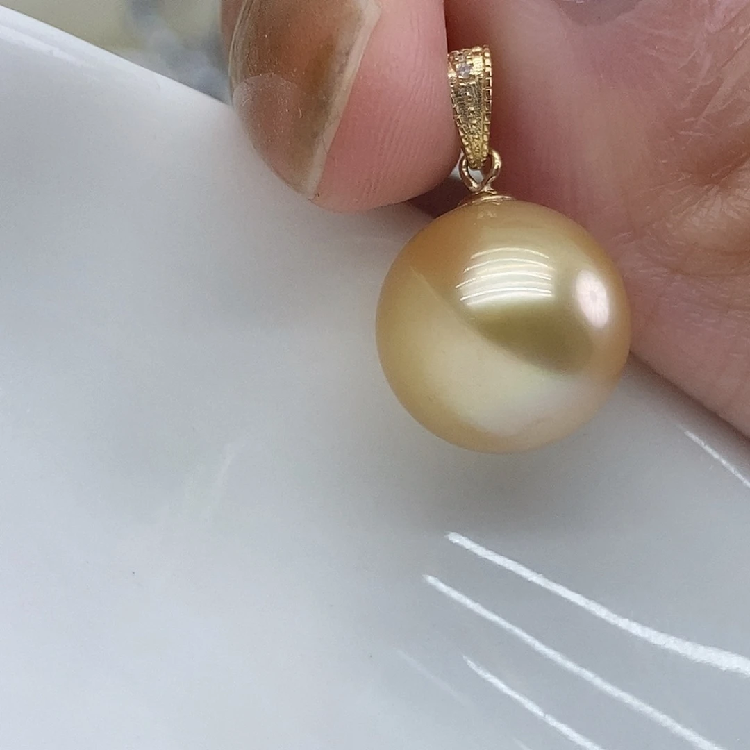 18K金镶嵌吊坠(不含链)海水珍珠