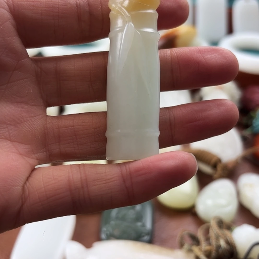 和田玉（糖玉）未镶嵌吊坠(赠链)