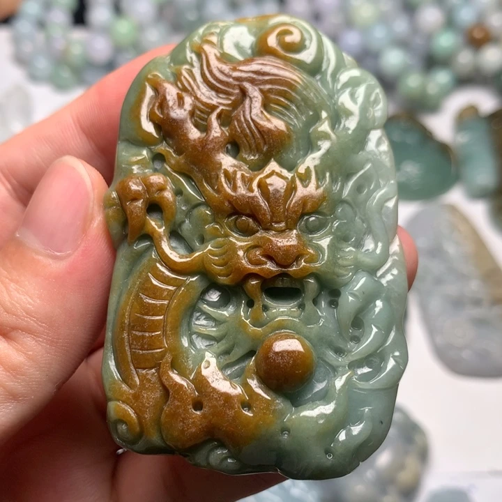翡翠未镶嵌颈饰龙牌27