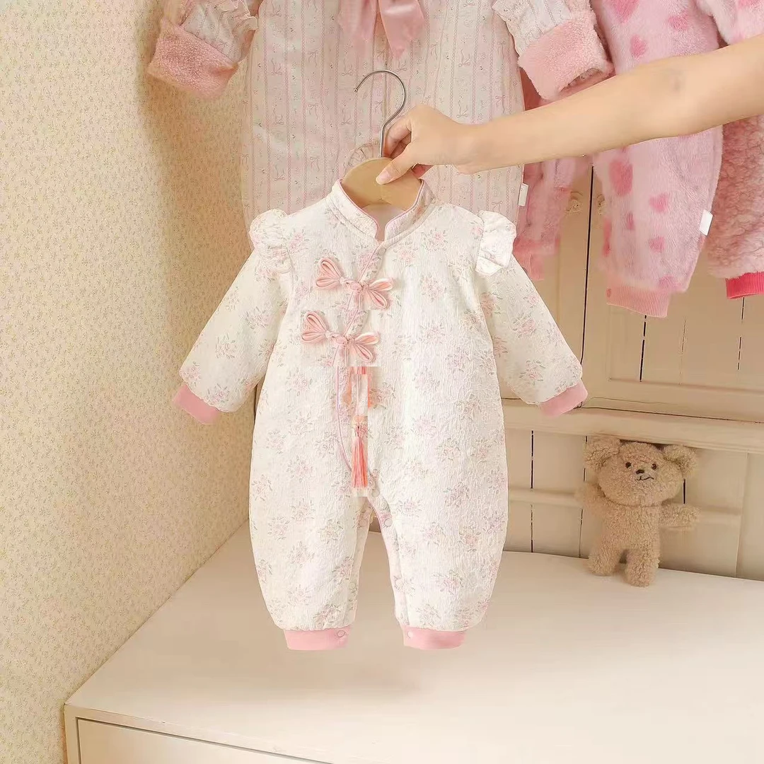 冬款夹棉盘扣小玫瑰女童婴儿幼儿宝宝连体衣哈衣闭档女宝新生儿