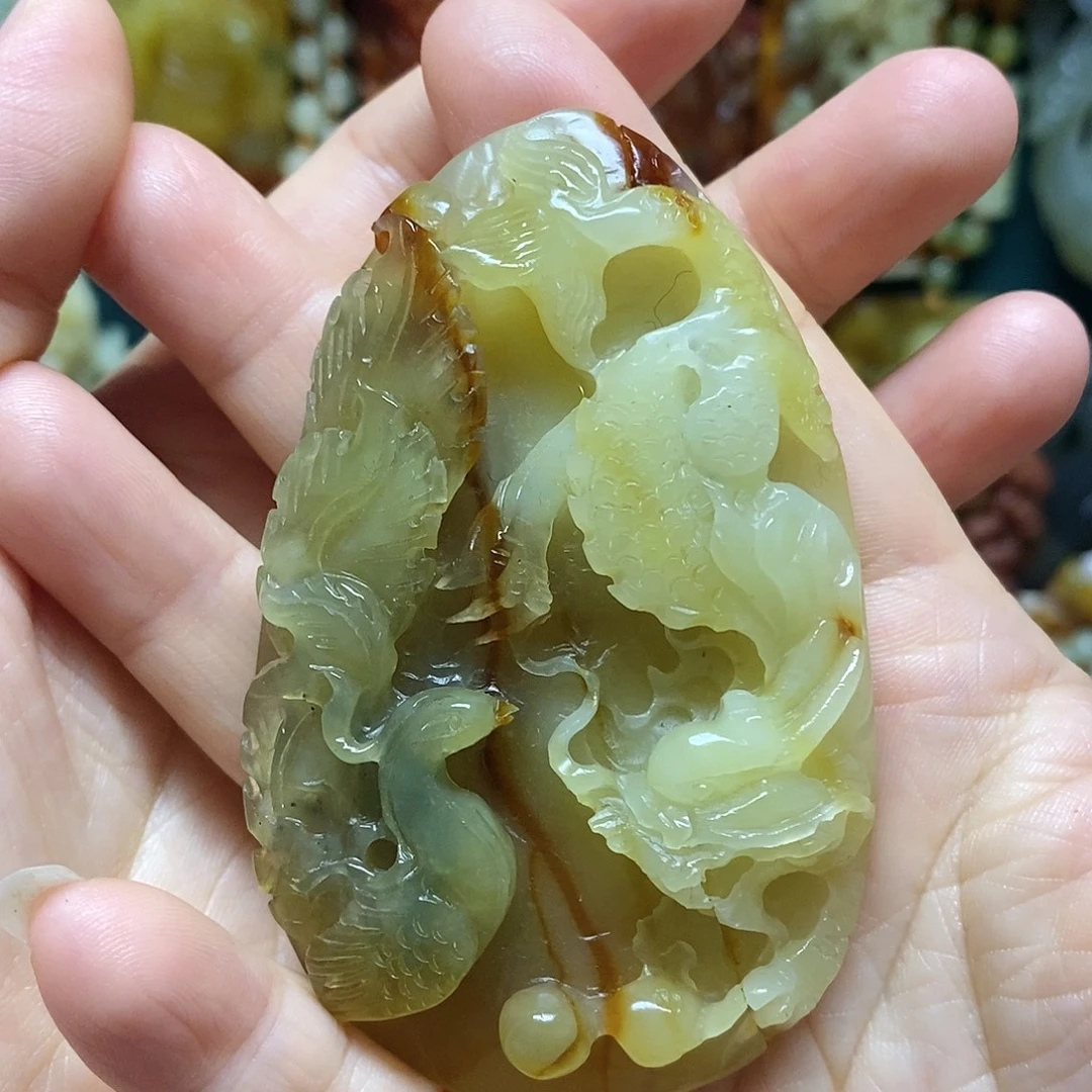 岫玉未镶嵌吊坠(赠链)