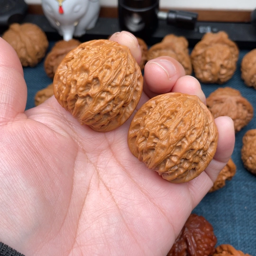 文玩核桃把件全品金牛39