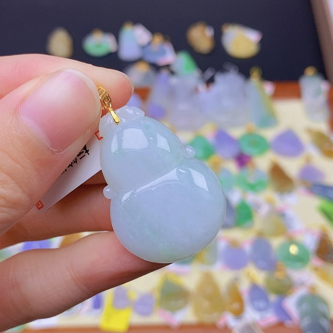 翡翠颈饰18K金镶嵌翡翠