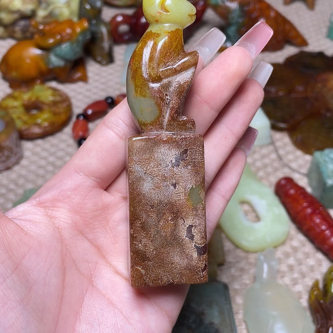 蛇纹石玉未镶嵌如图