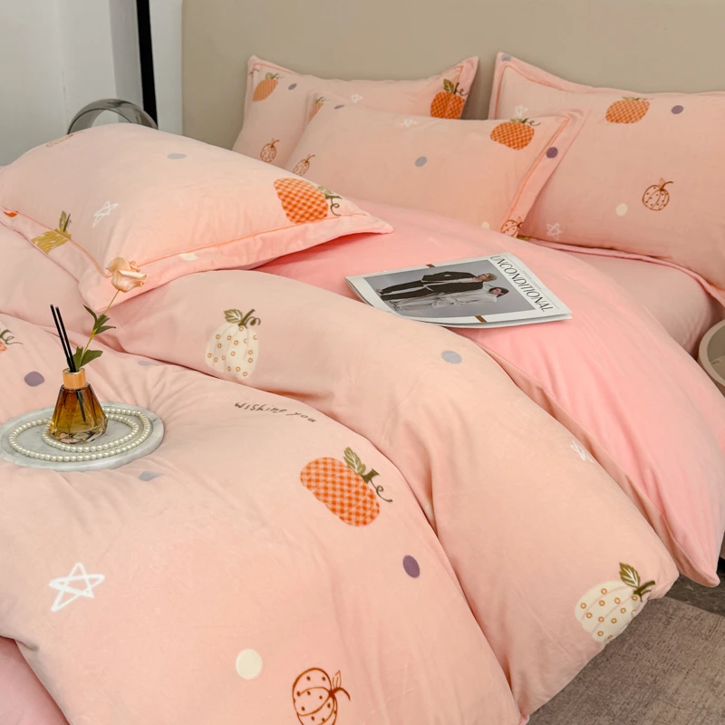 2025新款超细旦婴儿宝宝绒印花四件套-梦幻乐园-粉