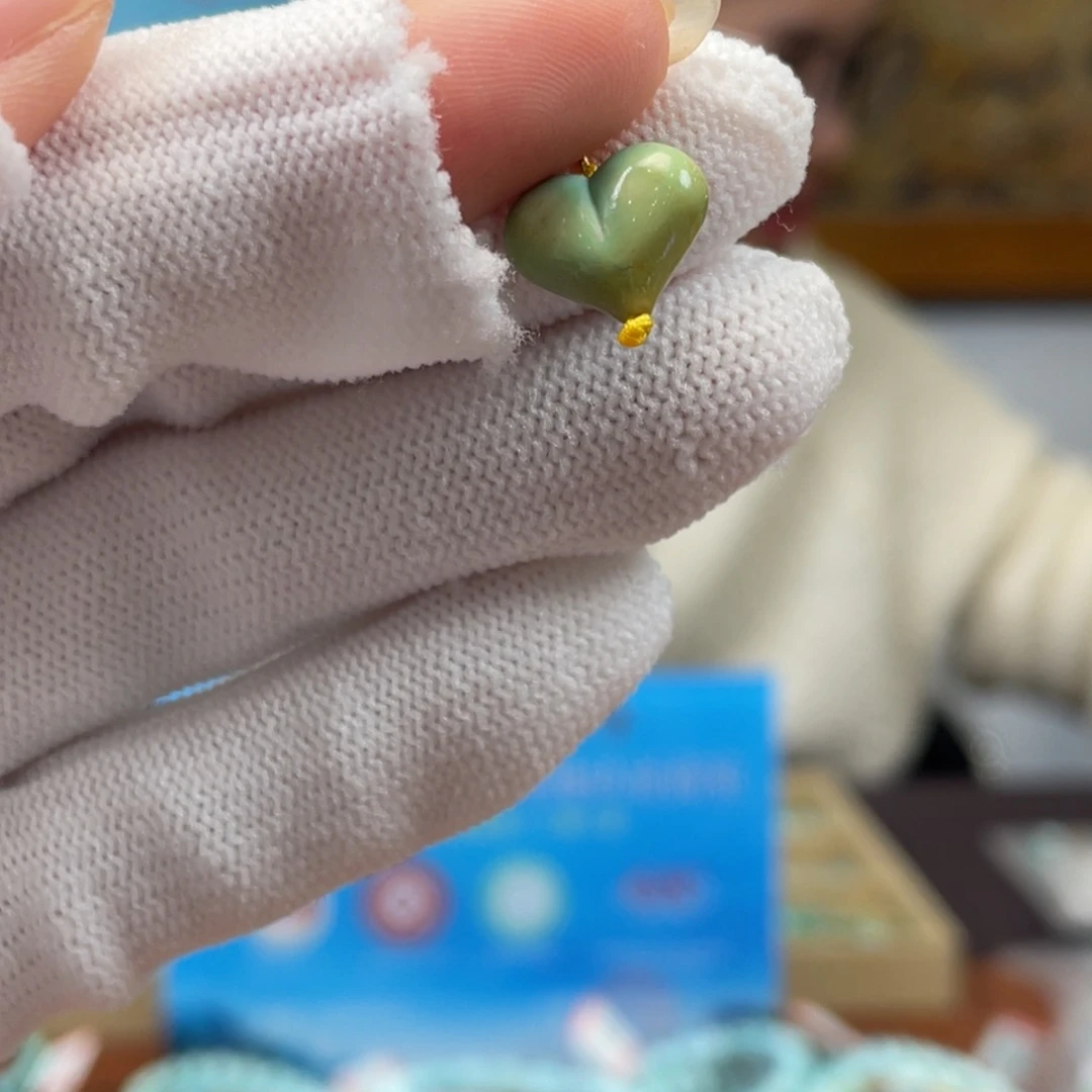 绿松石未镶嵌挂件