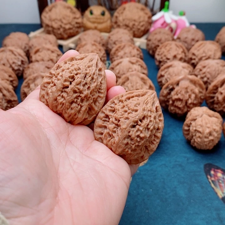 文玩核桃把件虎头王38