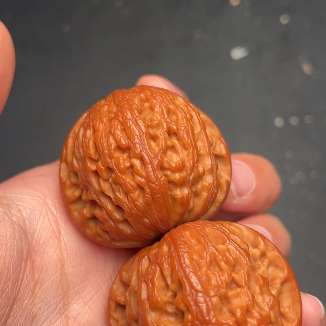 秦岭野生文玩核桃