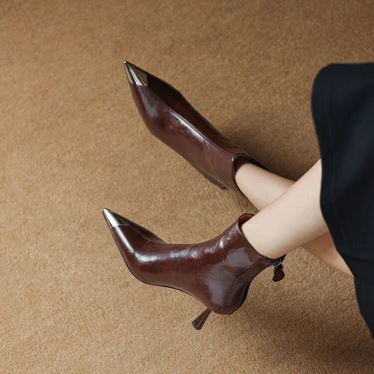 卓诗尼【秋冬优款】棕色尖头高跟靴金属头洋气小短靴高跟短靴不累脚