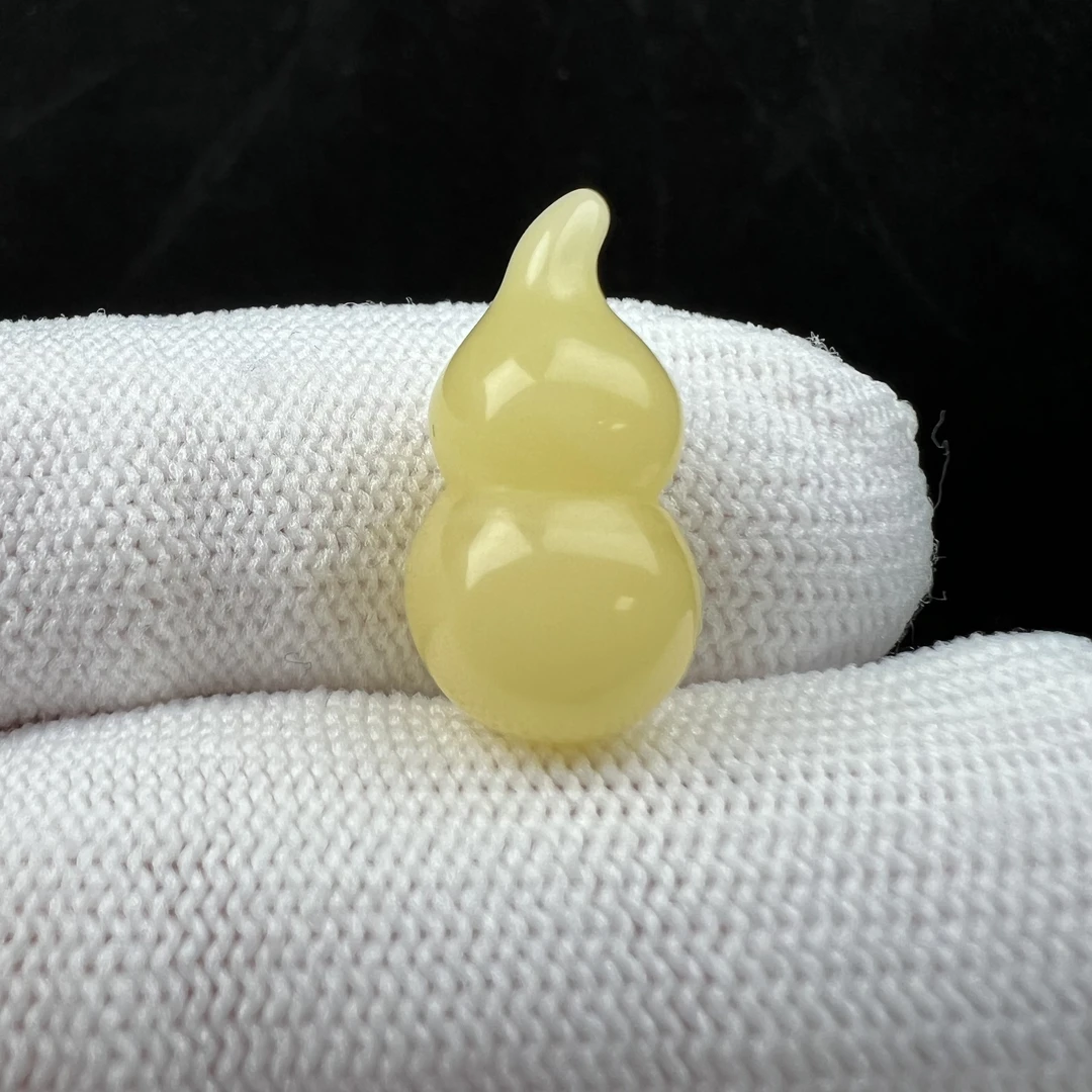 Y5243天然原矿蜜蜡 葫芦10.3*20.3mm支持复检假一罚十