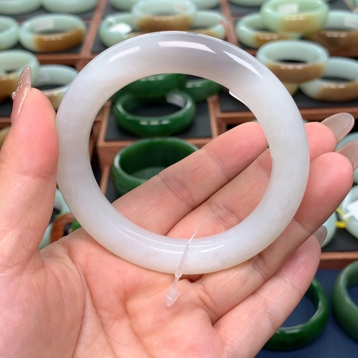 和田玉手镯未镶嵌5657圈口