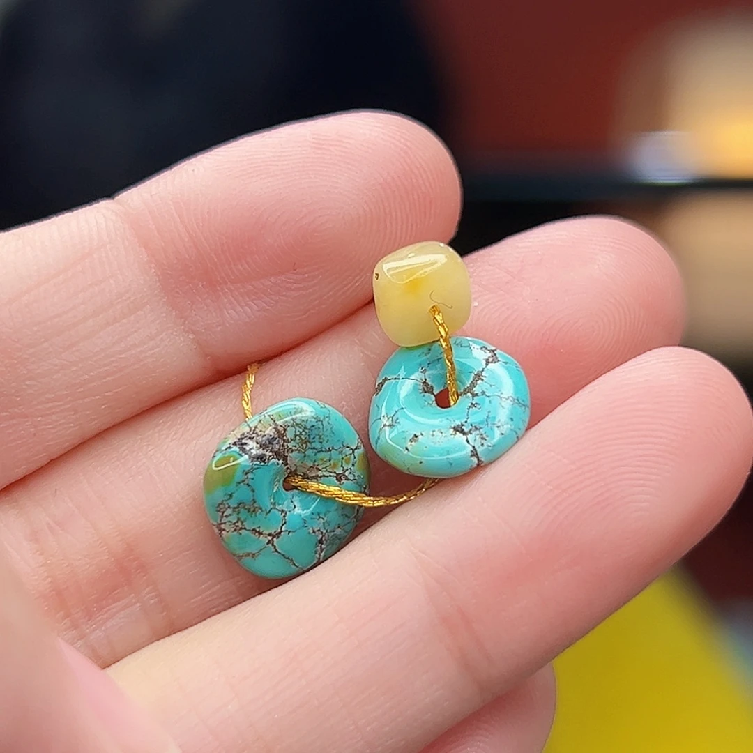 蜜蜡未镶嵌珠宝奇石