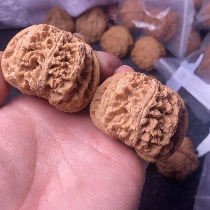 【闪购商品】文玩核桃吊坠51大粗筋