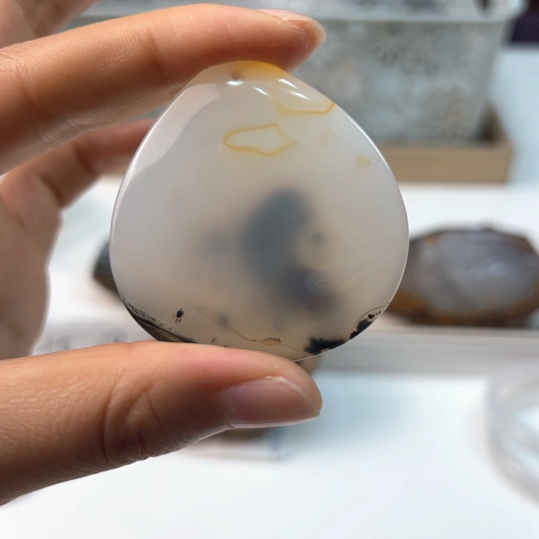 玛瑙/玉髓颈饰未镶嵌
