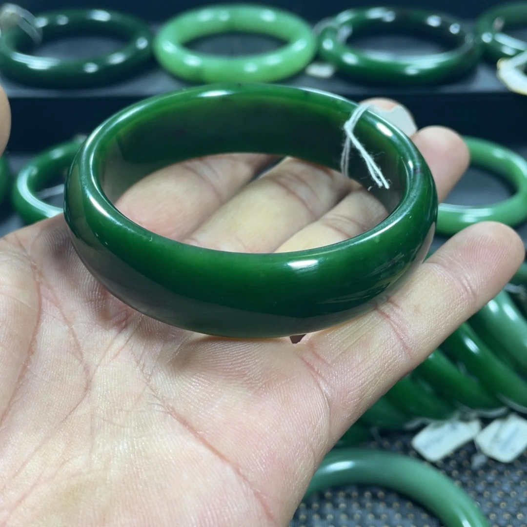 和田玉（碧玉）未镶嵌手镯