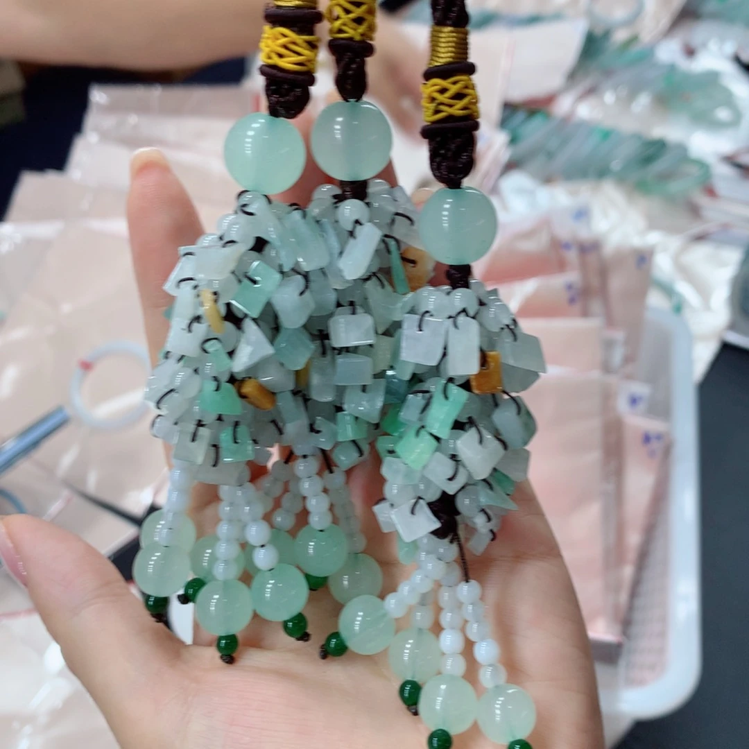 翡翠挂件未镶嵌多样性发1