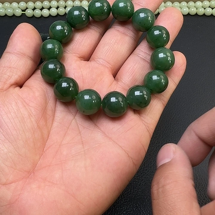 和田玉（碧玉）未镶嵌手链