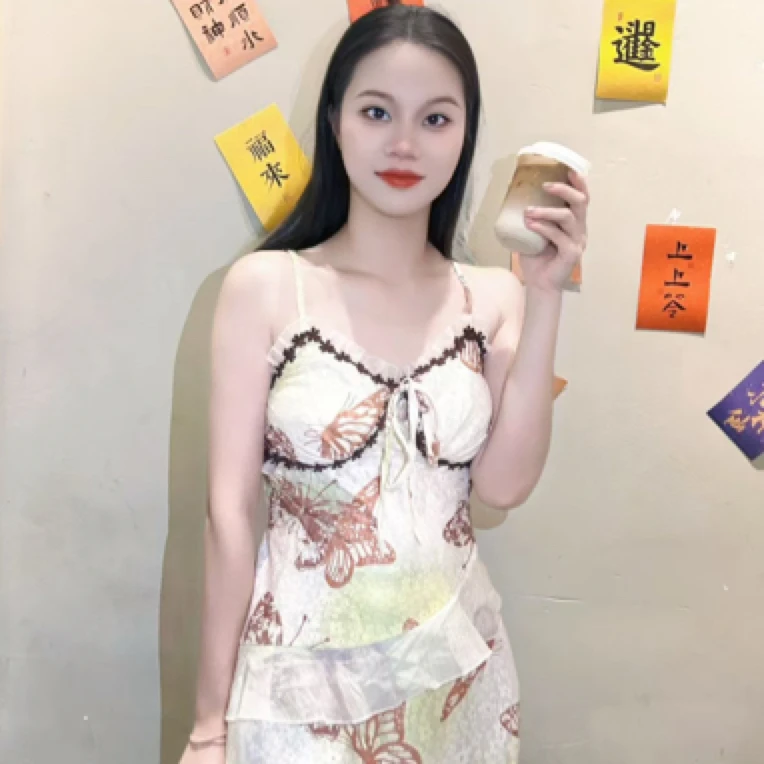 甜辣妹蝴蝶茶歇吊带连衣裙不规则荷叶边高腰A字大摆裙