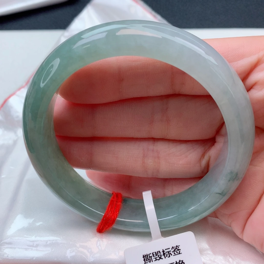 翡翠未镶嵌手镯58.5圈 湖水绿半山水冰胶润有纹