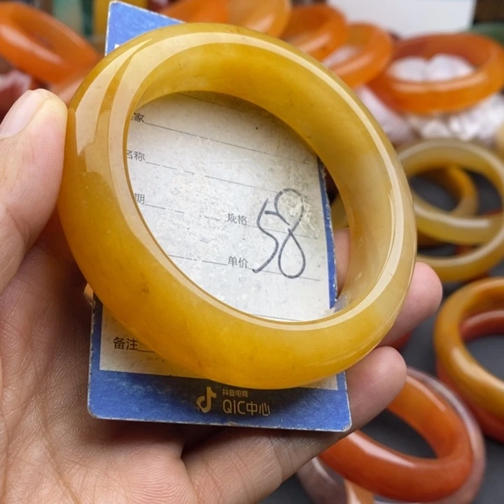 未镶嵌手镯石英质玉