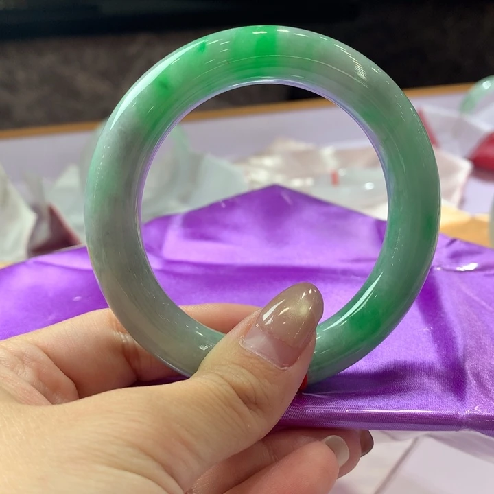 翡翠未镶嵌手镯57.6圈口