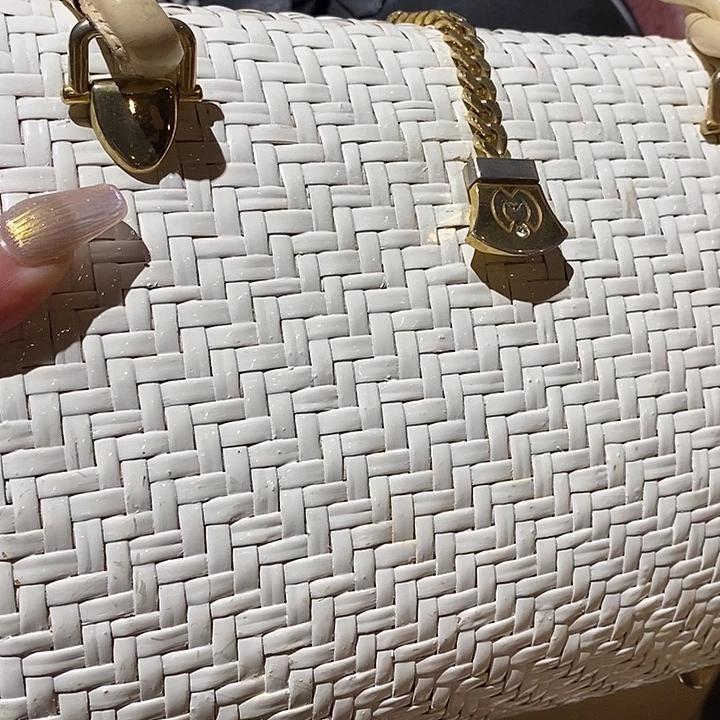 沫****中古香水沐浴露持久留香