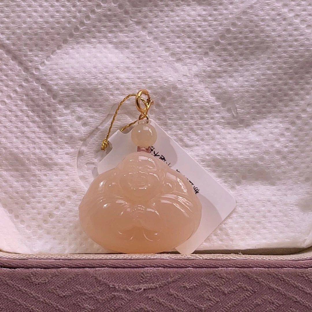 吊坠(不含链)18K金镶嵌和田玉藕粉浓色红粉抱抱佛