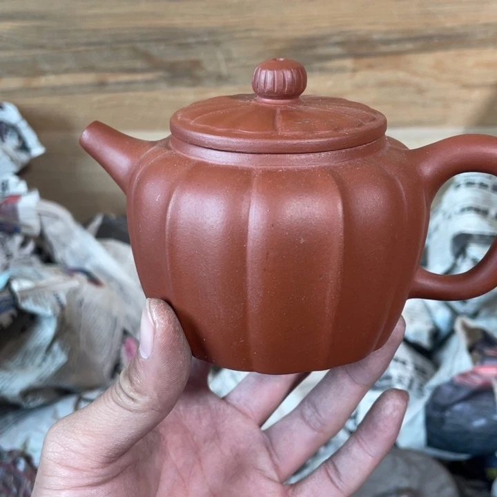紫砂茶壶老厂紫砂壶一件。