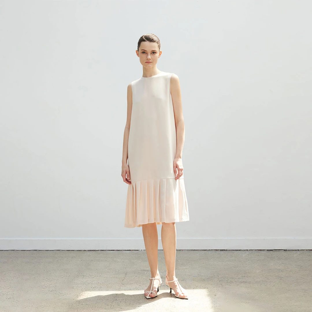 QIQIFUR 醋酸简约低腰连衣裙新款女高级感气质纯色中长款无袖裙子