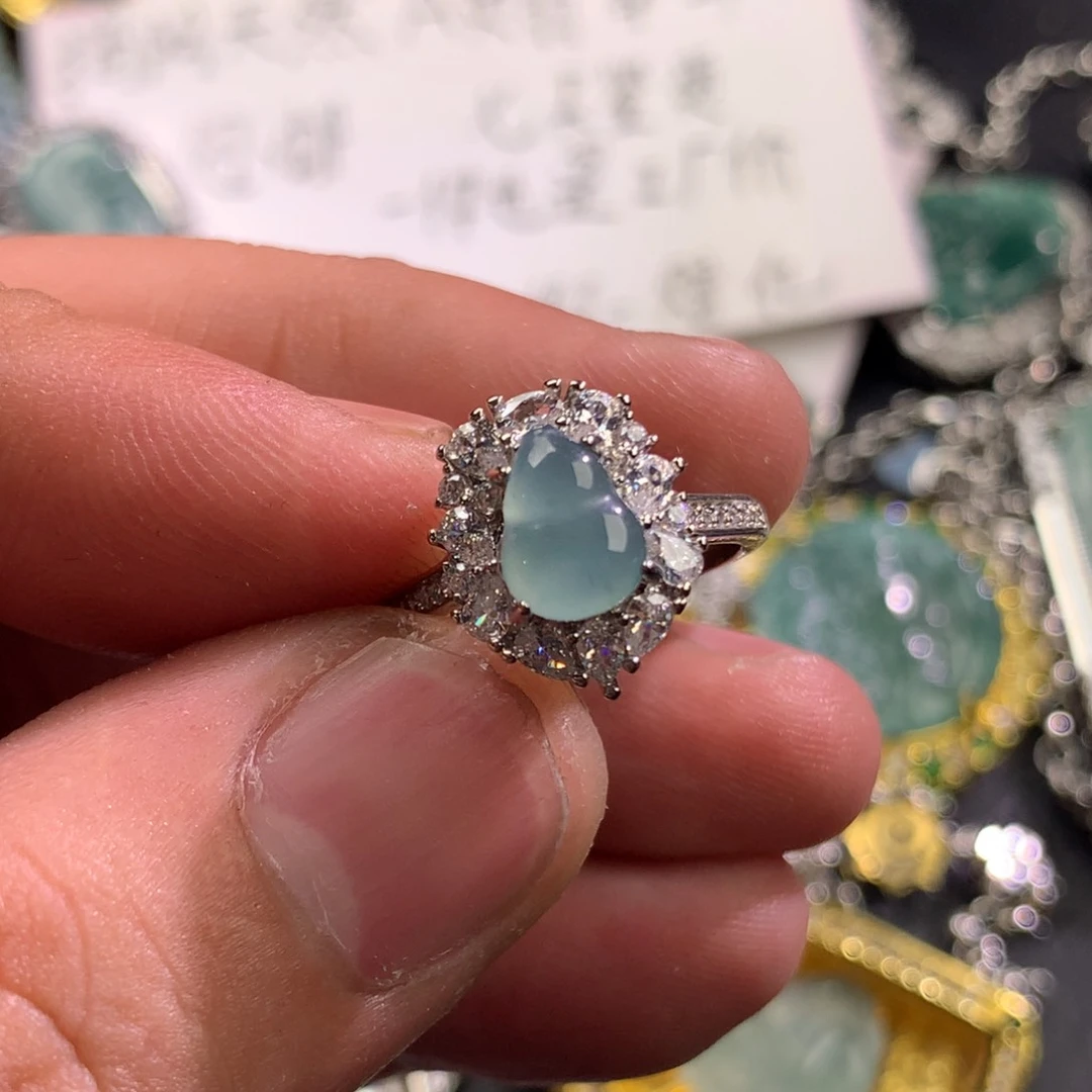 翡翠未镶嵌颈饰葫芦戒指