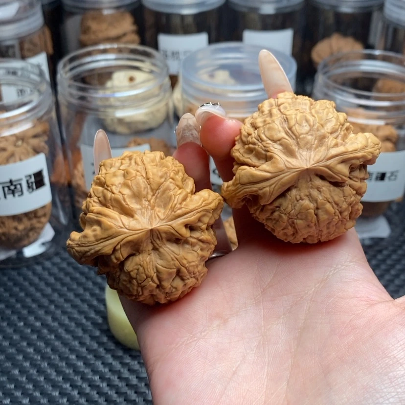 【闪购商品】核桃手串/手链凌***?龙鼎