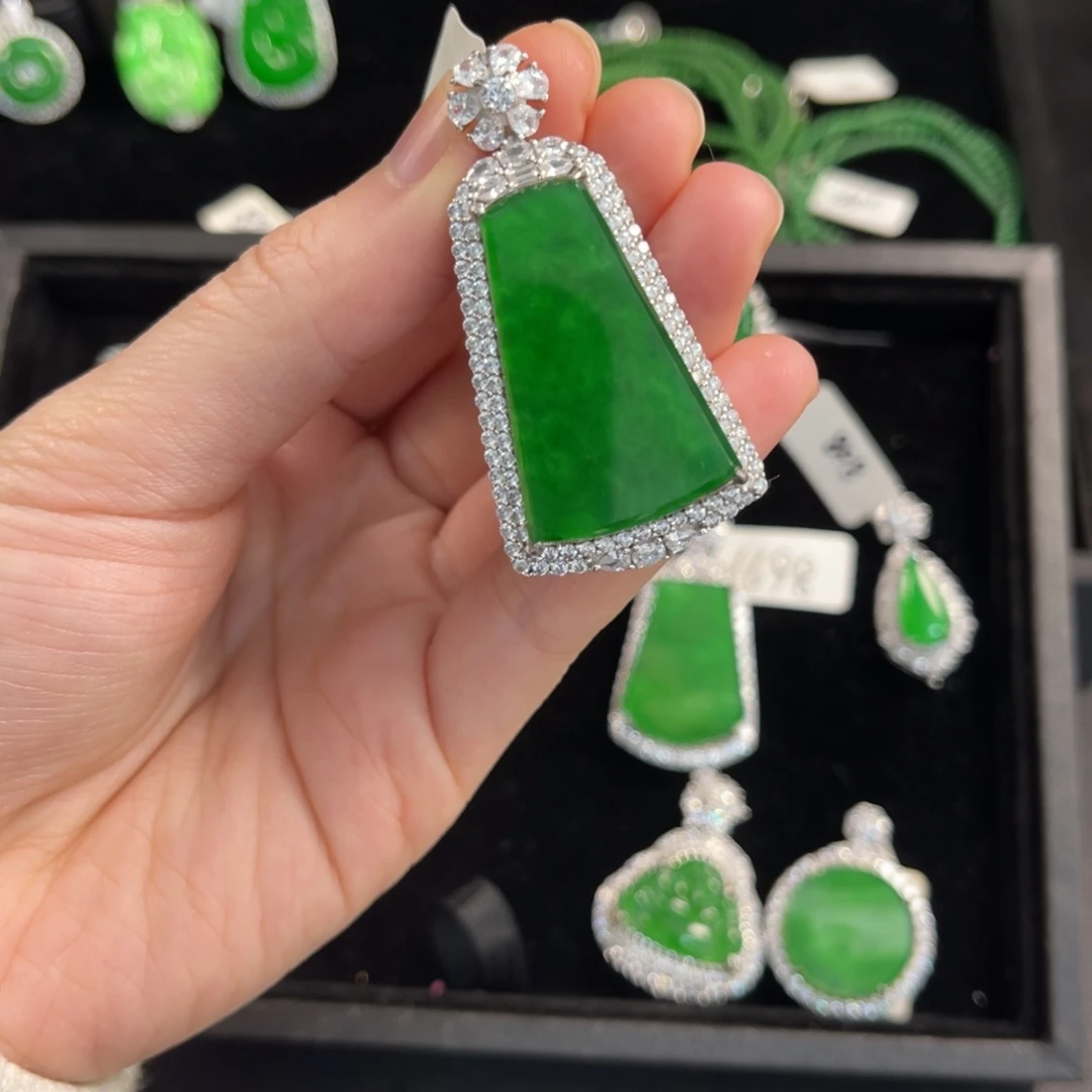 翡翠银S925镶嵌戒指无事牌吊坠