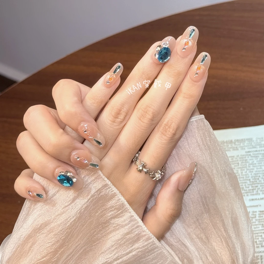iKAN轻奢锆石钻冰透水润纯欲风格夏日穿戴式美甲贴片31