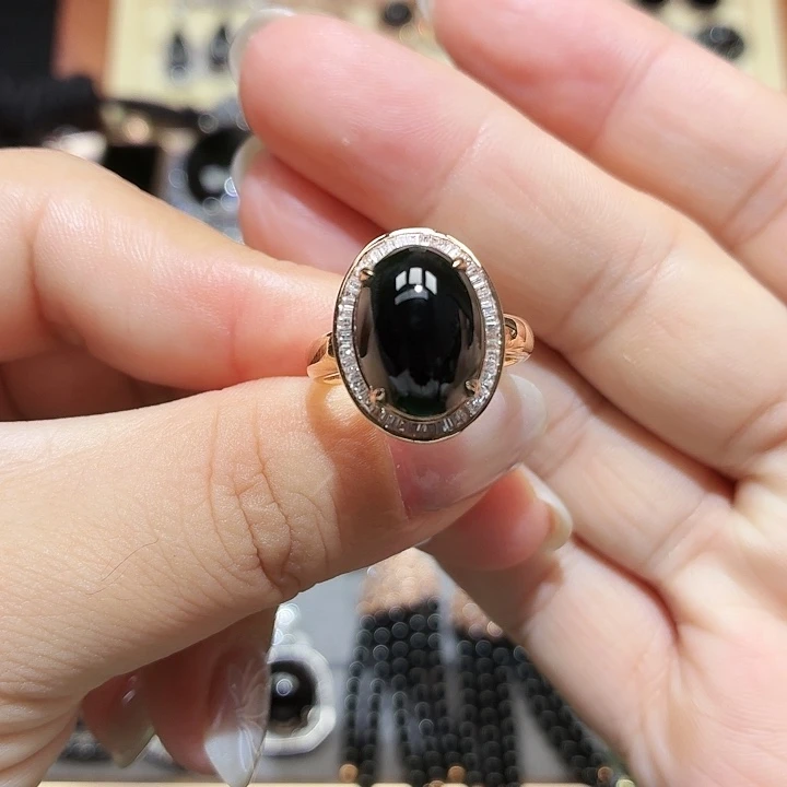 随***去翡翠18K金镶嵌戒指